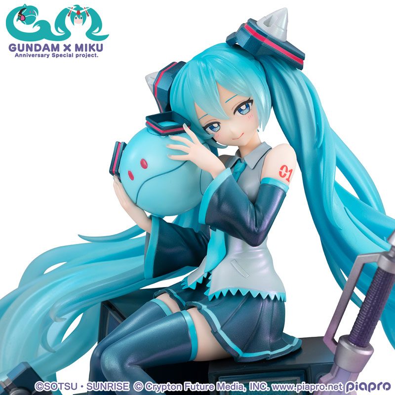 Lucrea Mobile Suit Gundam 45th Anniversary x Hatsune Miku Hatsune Miku x 00 Gundam 1/7 – Chính hãng MegaHouse